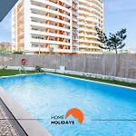 #209 Modern Bright & Stylish *