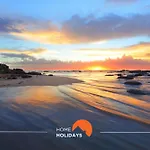 #209 Modern Bright & Stylish شقة *