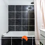 #209 Modern Bright & Stylish بورتيماو