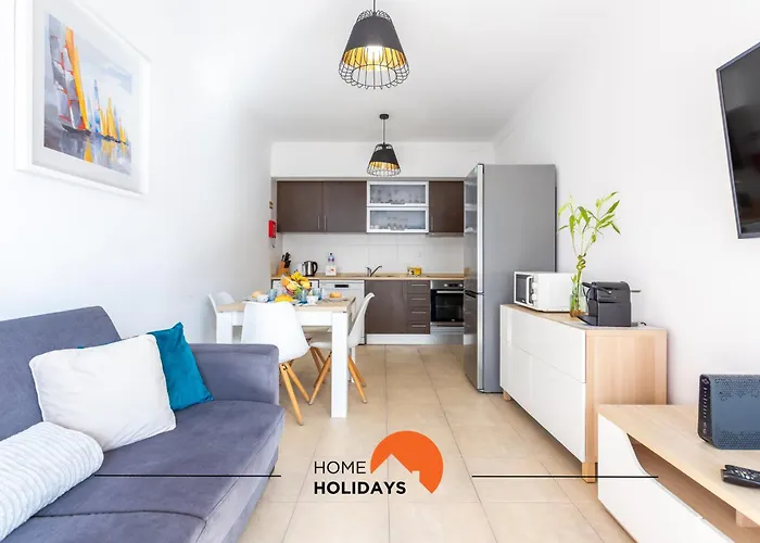 #209 Modern Bright & Stylish *