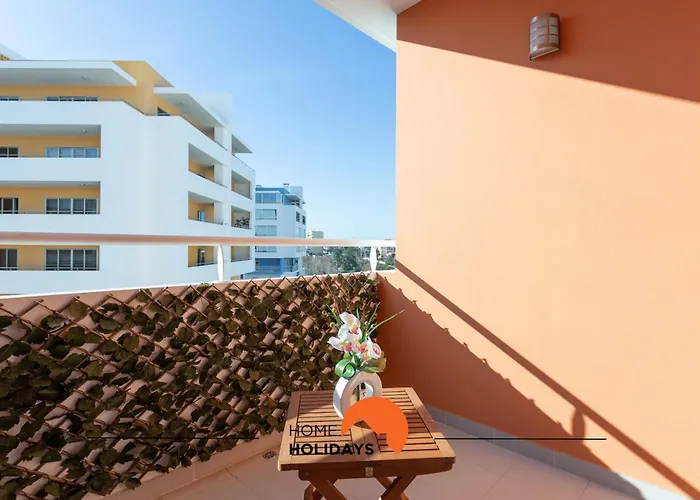 #209 Modern Bright & Stylish